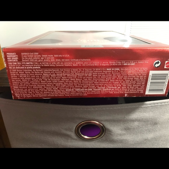 Collectors Barbie 2000! In box!!! - Picture 3 of 4
